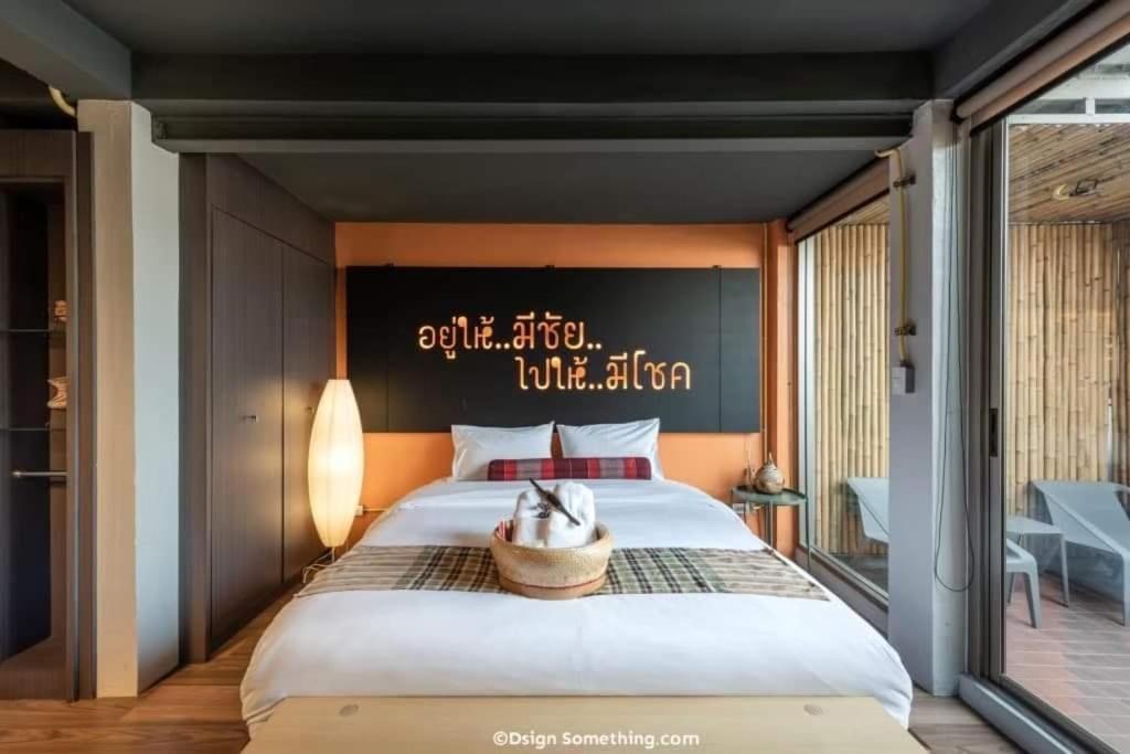 Whereder Poshtel Udon Thani Bagian luar foto